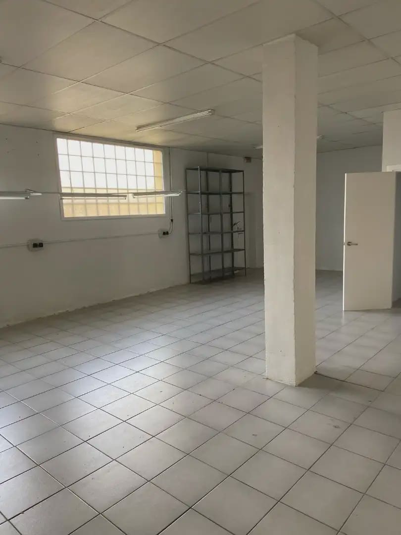 Commercial for sale in Sarria de Ter - € 195,000 (Ref: 9882352)