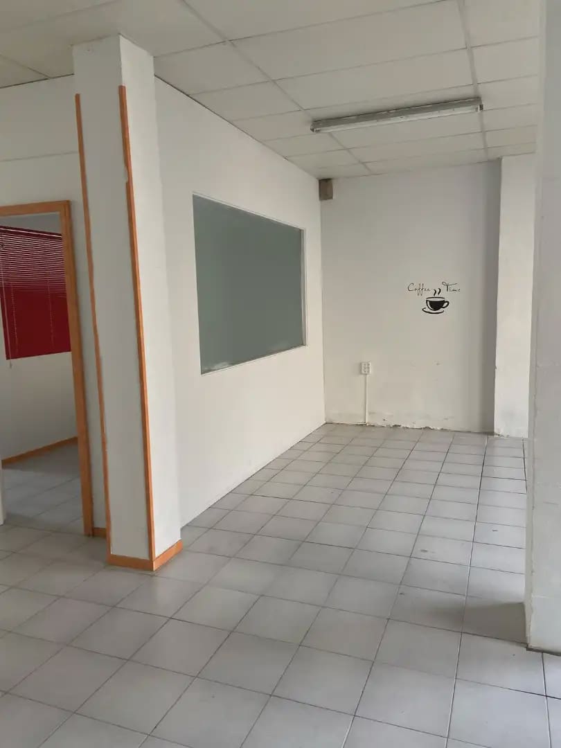 Commercial for sale in Sarria de Ter - € 195,000 (Ref: 9882352)