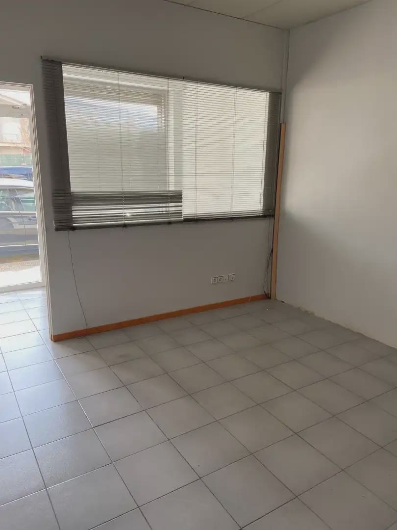 Commercial for sale in Sarria de Ter - € 195,000 (Ref: 9882352)