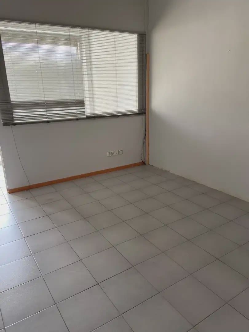 Commercial for sale in Sarria de Ter - € 195,000 (Ref: 9882352)