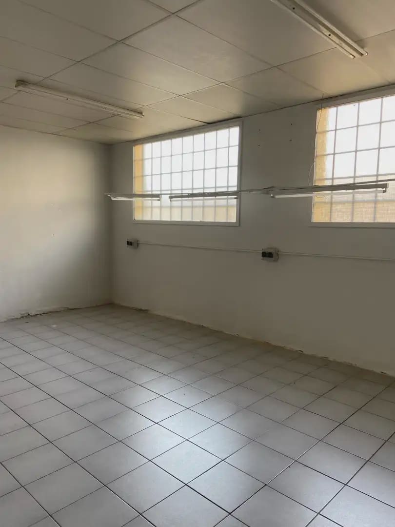 Commercial for sale in Sarria de Ter - € 195,000 (Ref: 9882352)