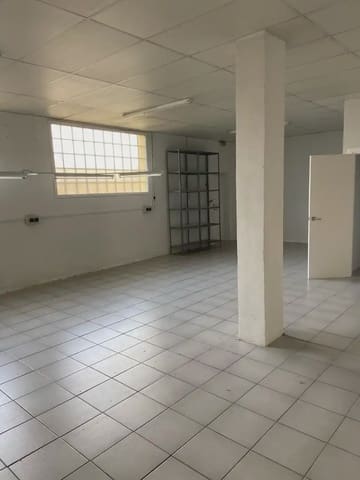 Commercial for sale in Sarrià de Ter - € 195,000 (Ref: 9882352)