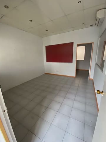 Commercial for sale in Sarrià de Ter - € 195,000 (Ref: 9882352)