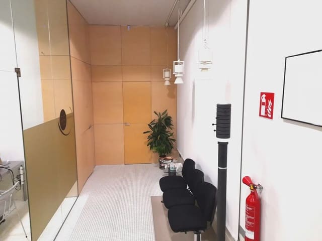 Gewerbe zu verkaufen in Girona Stadt - 210.000 € (Ref: 9882353)
