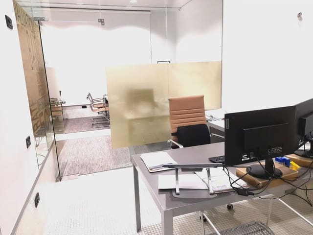 Gewerbe zu verkaufen in Girona Stadt - 210.000 € (Ref: 9882353)