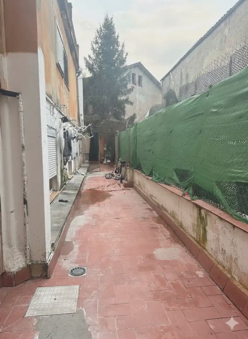 3 bedroom Flat for sale in Olot - € 140,000 (Ref: 9882354)