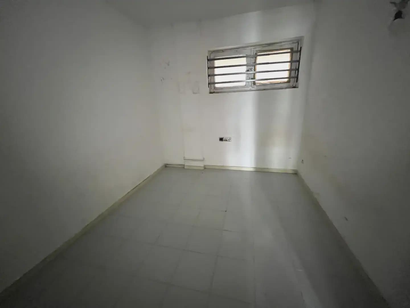 4 bedroom Flat for sale in Salt - € 139,000 (Ref: 9882357)