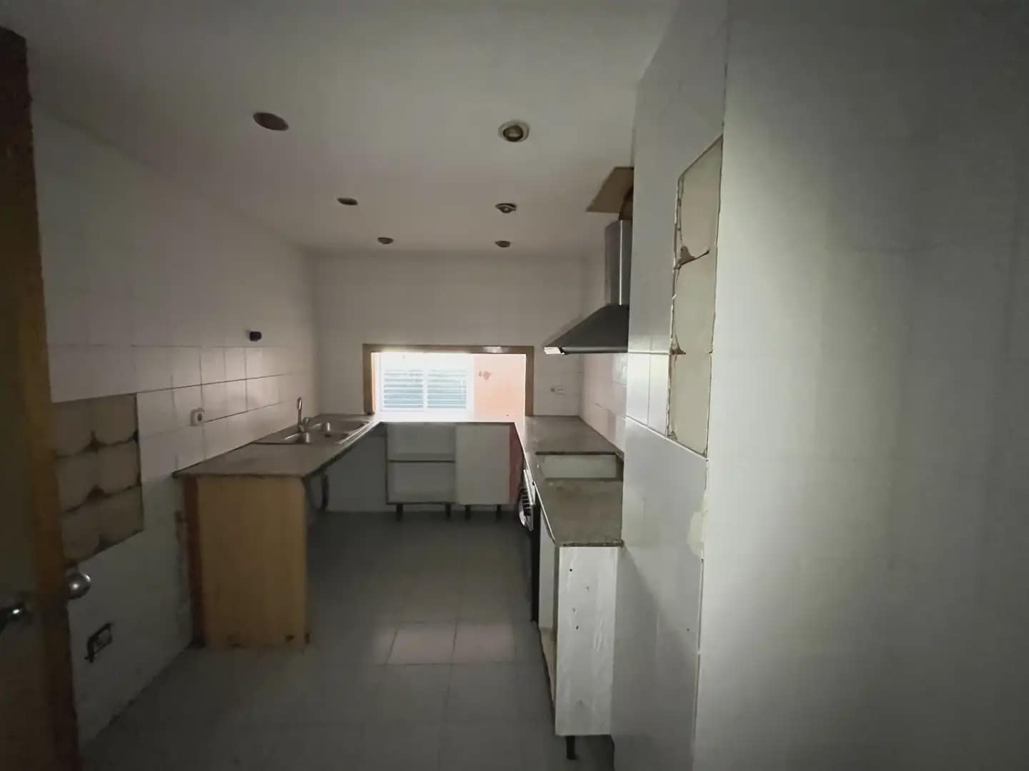 4 bedroom Flat for sale in Salt - € 139,000 (Ref: 9882357)