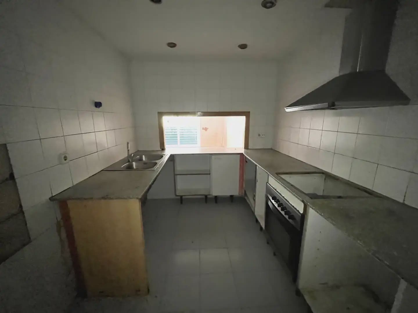 4 bedroom Flat for sale in Salt - € 139,000 (Ref: 9882357)
