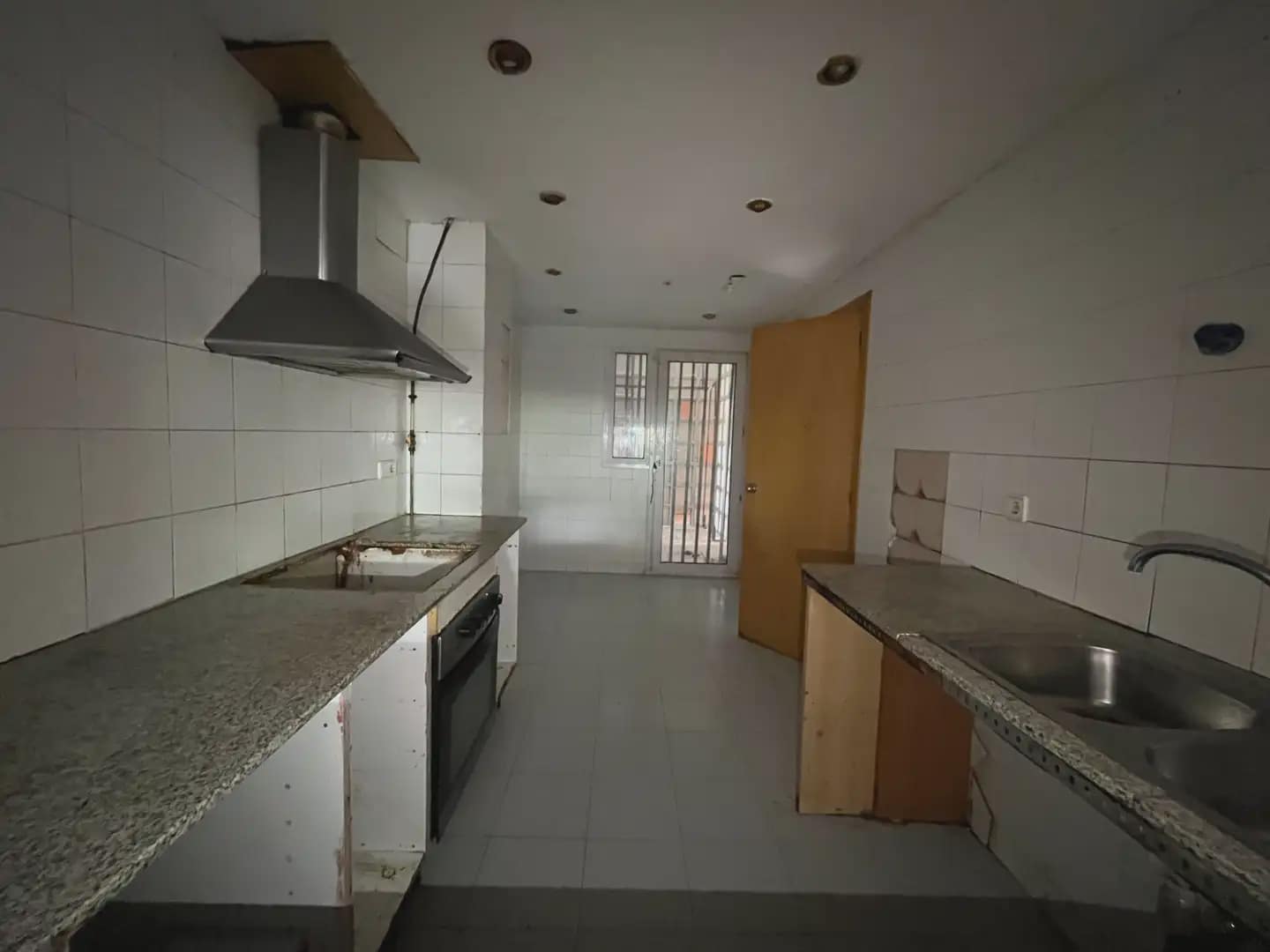 4 bedroom Flat for sale in Salt - € 139,000 (Ref: 9882357)