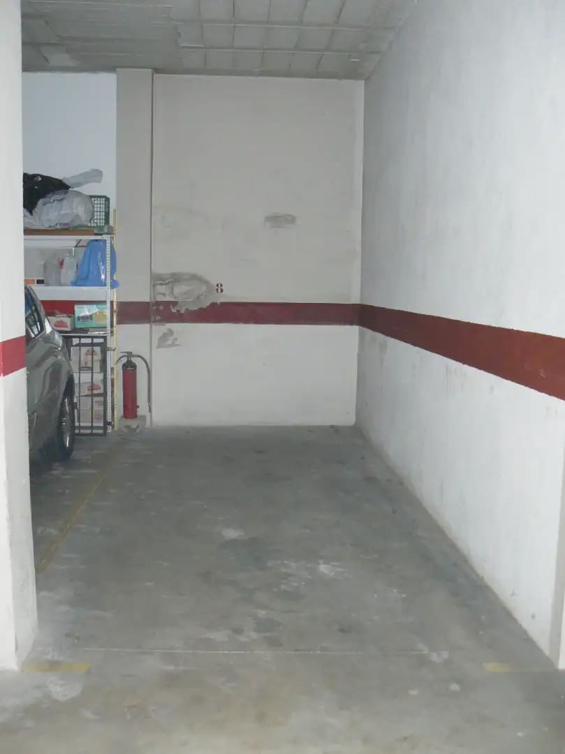 Garage till salu i Girona stad - 8 900 € (Ref: 9882358)