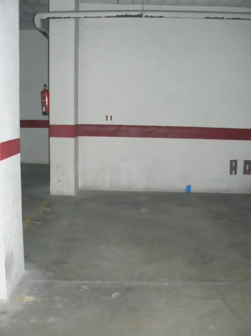 Garage till salu i Girona stad - 8 900 € (Ref: 9882358)