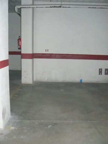 Garage till salu i Girona stad - 8 900 € (Ref: 9882358)
