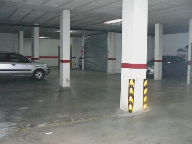 Garage till salu i Girona stad - 8 900 € (Ref: 9882358)
