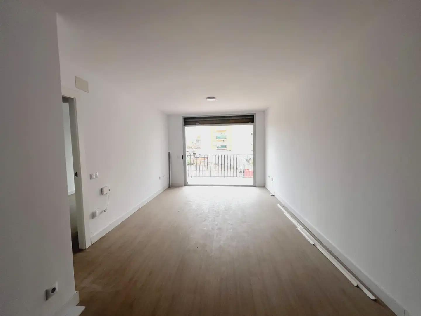3 slaapkamer Flat te koop in Salt met garage - € 188.000 (Ref: 9882362)