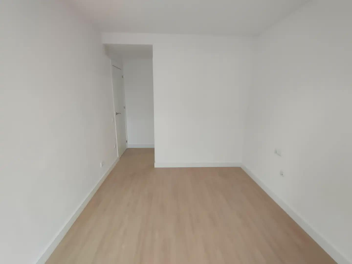 3 slaapkamer Flat te koop in Salt met garage - € 188.000 (Ref: 9882362)