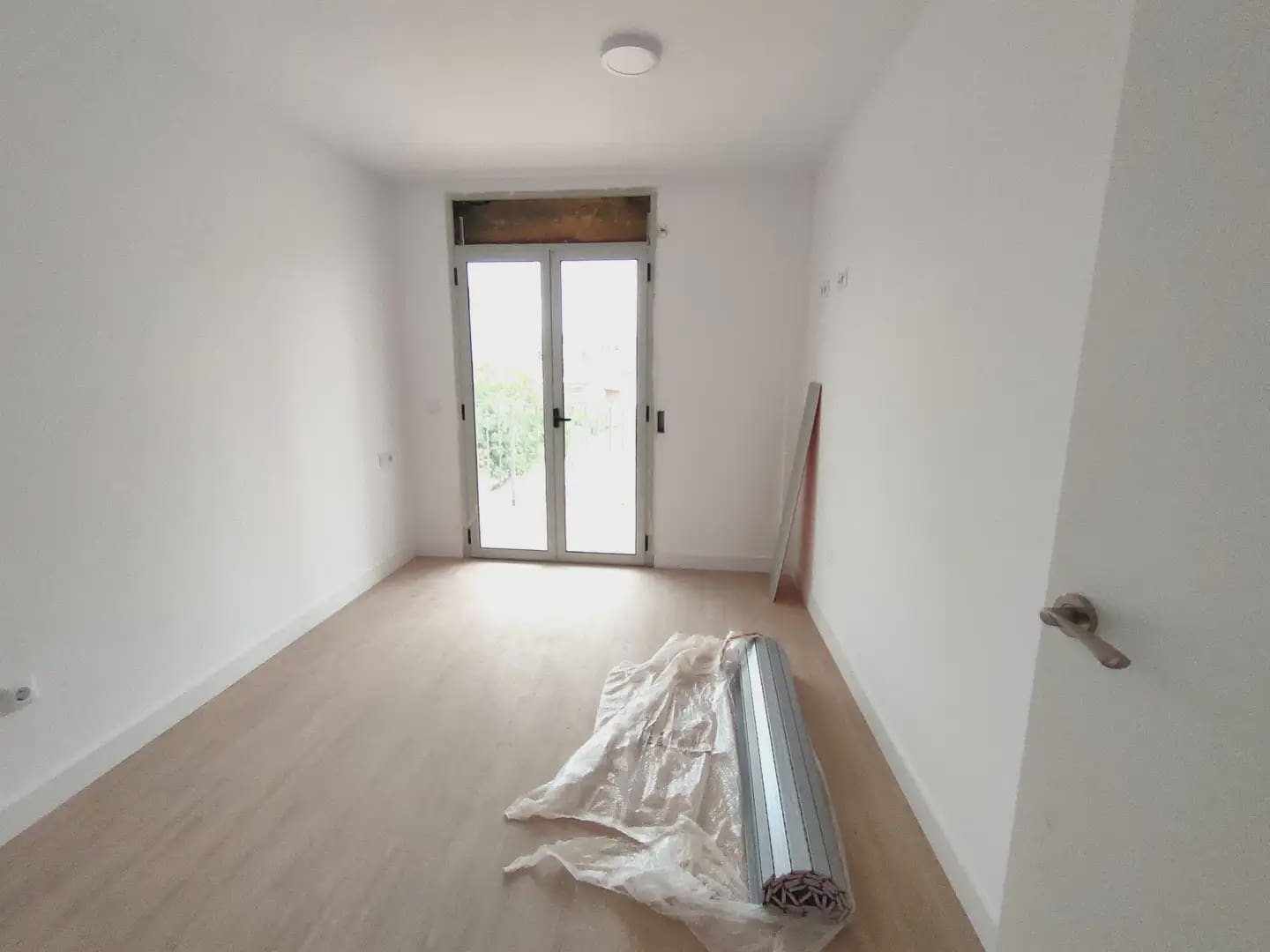 3 slaapkamer Flat te koop in Salt met garage - € 188.000 (Ref: 9882362)