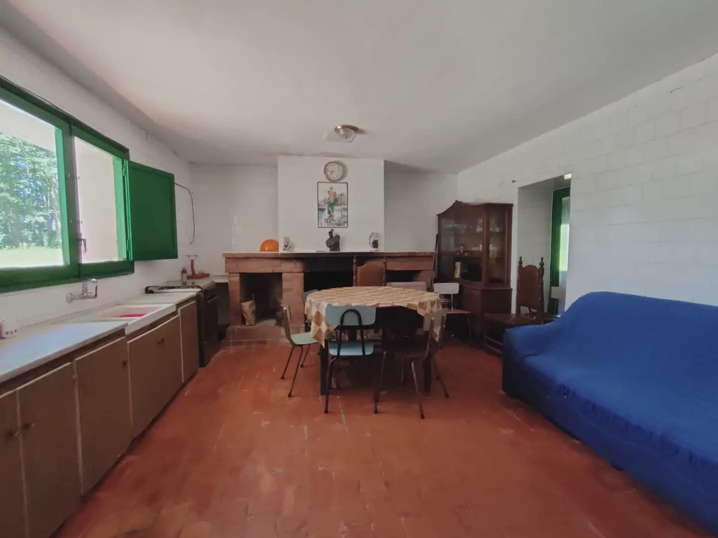 8 sypialnia Finka/Dom wiejski na sprzedaż w Bescano z garażem - 250 000 € (Ref: 9882365)