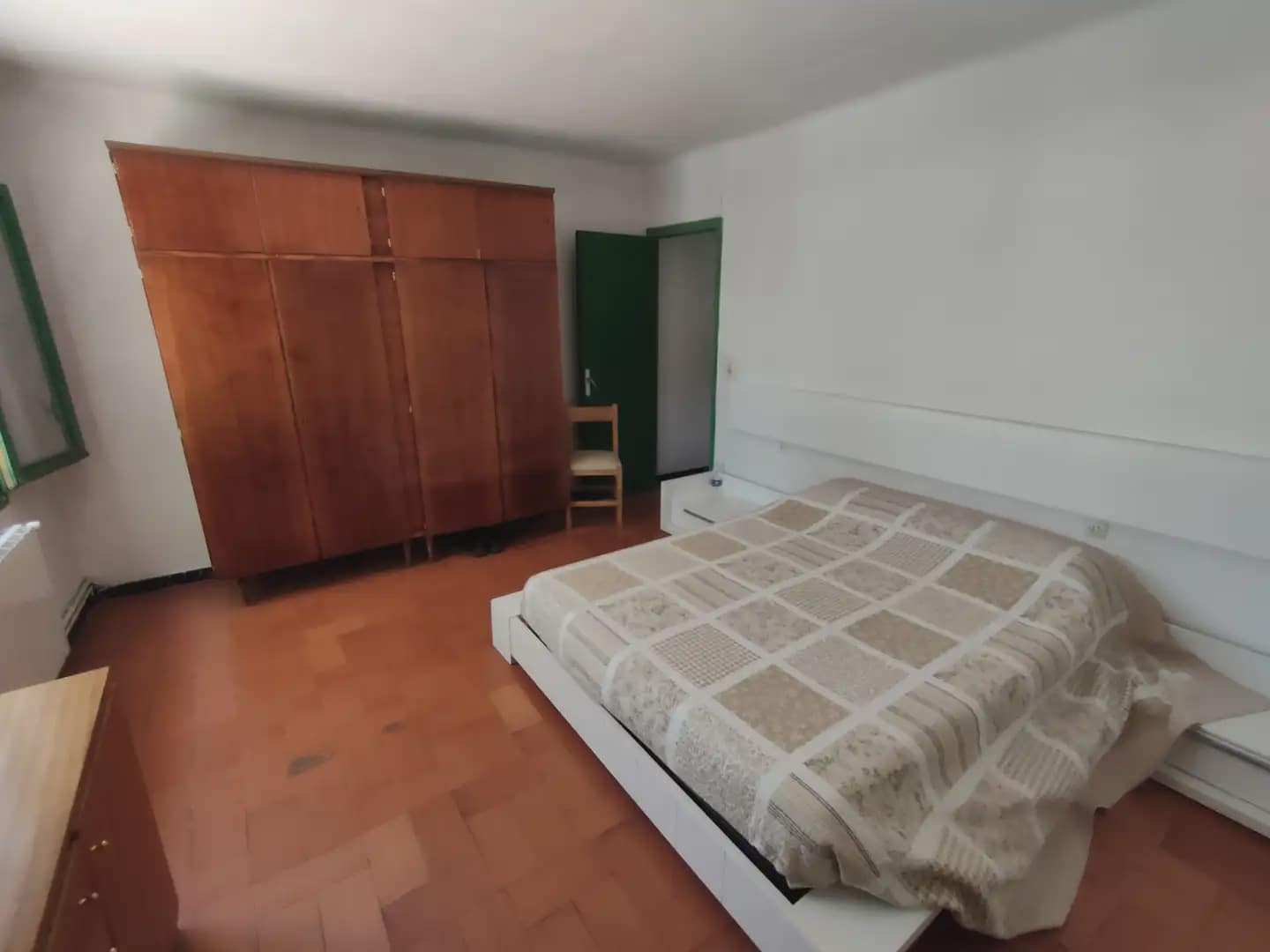 8 sypialnia Finka/Dom wiejski na sprzedaż w Bescano z garażem - 250 000 € (Ref: 9882365)