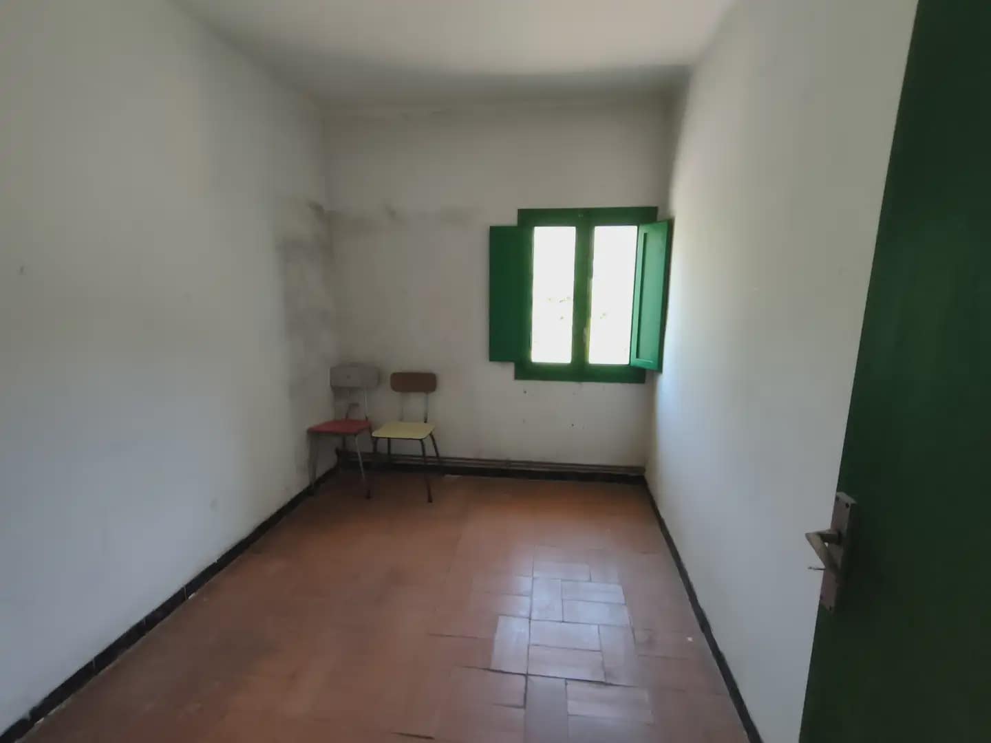 8 sypialnia Finka/Dom wiejski na sprzedaż w Bescano z garażem - 250 000 € (Ref: 9882365)