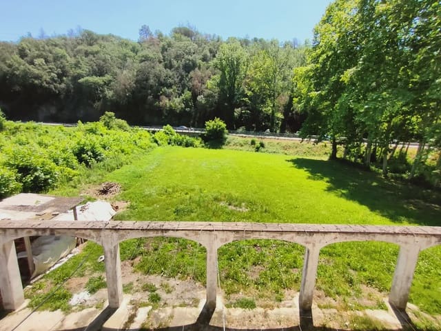 8 sypialnia Finka/Dom wiejski na sprzedaż w Bescanó z garażem - 250 000 € (Ref: 9882365)