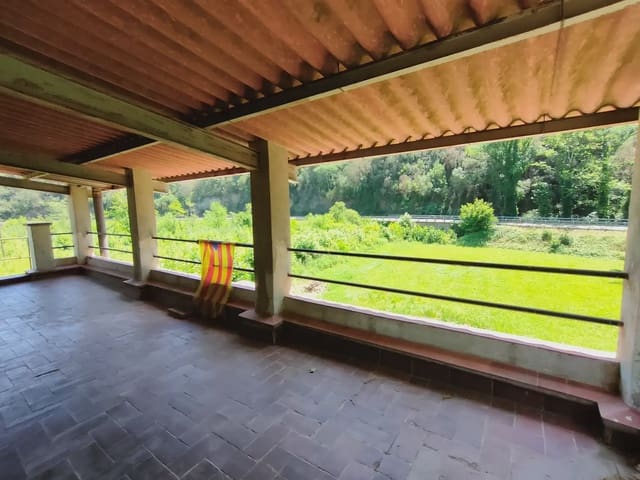 8 sypialnia Finka/Dom wiejski na sprzedaż w Bescanó z garażem - 250 000 € (Ref: 9882365)