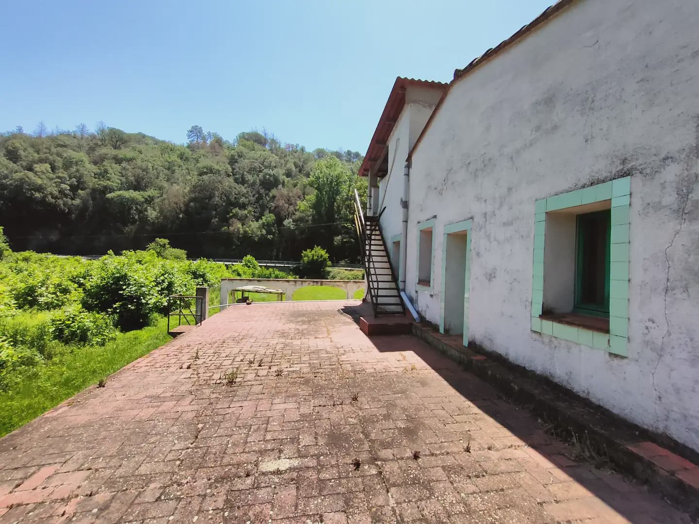 8 sypialnia Finka/Dom wiejski na sprzedaż w Bescano z garażem - 250 000 € (Ref: 9882365)