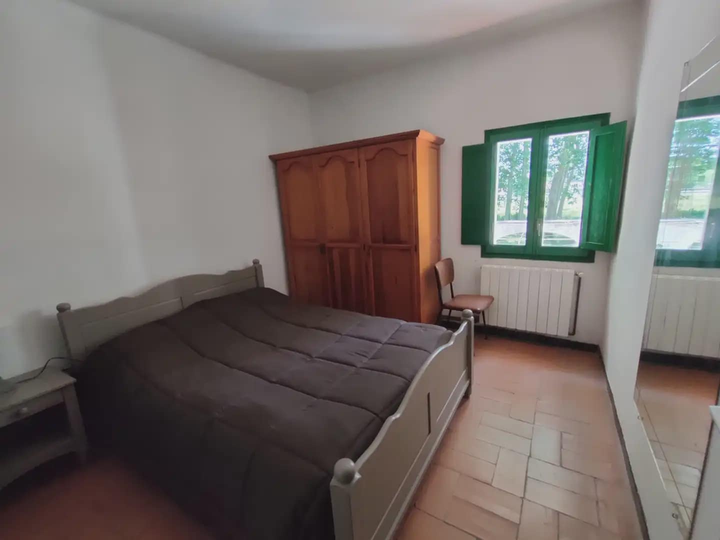 8 sypialnia Finka/Dom wiejski na sprzedaż w Bescano z garażem - 250 000 € (Ref: 9882365)