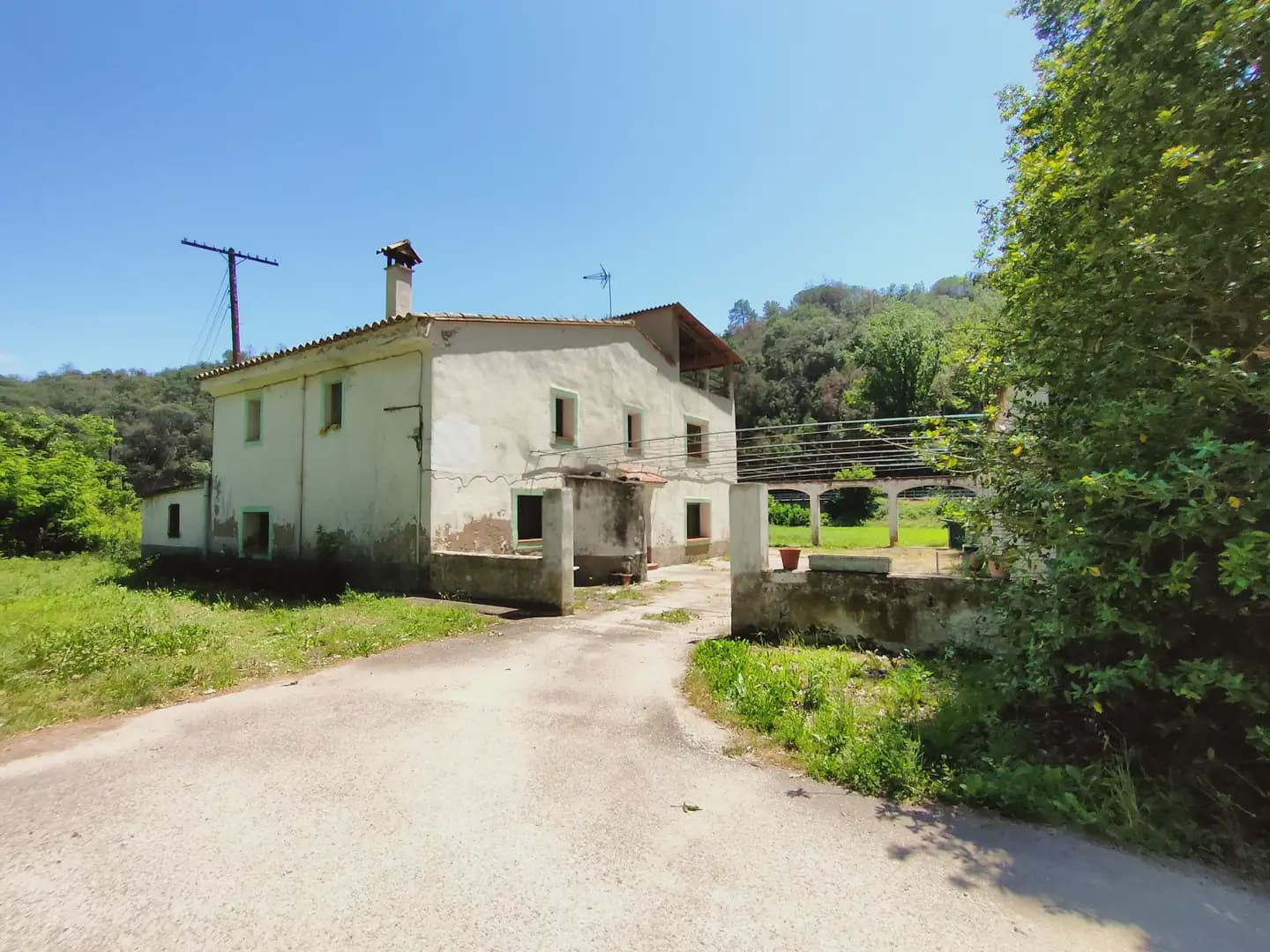 8 sypialnia Finka/Dom wiejski na sprzedaż w Bescano z garażem - 250 000 € (Ref: 9882365)