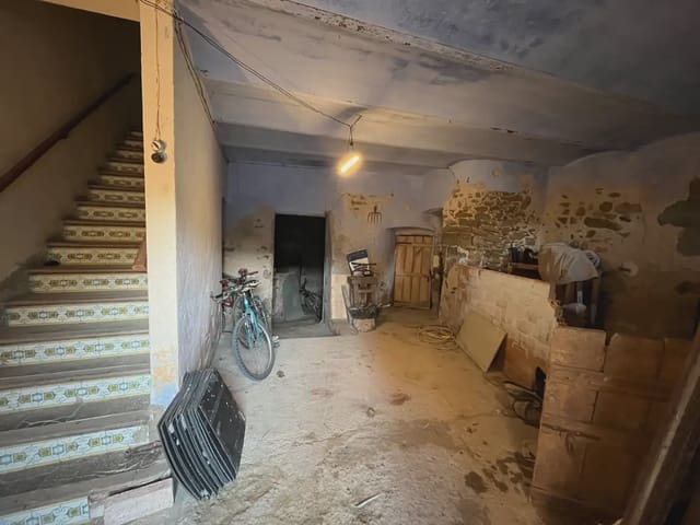 4 soveværelse Byhus til salg i Verges - € 160.000 (Ref: 9882368)