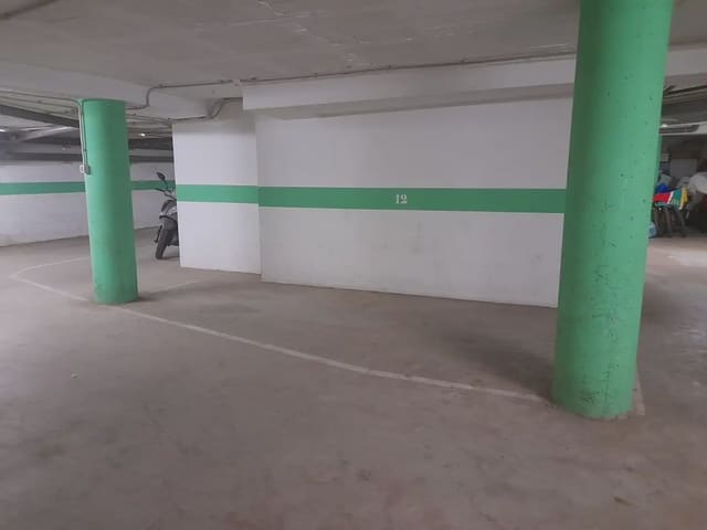 Garage till salu i Celrà - 6 900 € (Ref: 9882370)