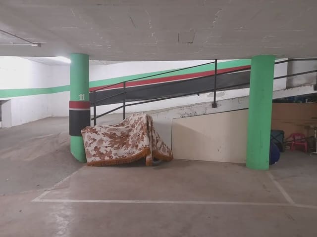 Garage till salu i Celrà - 6 900 € (Ref: 9882370)