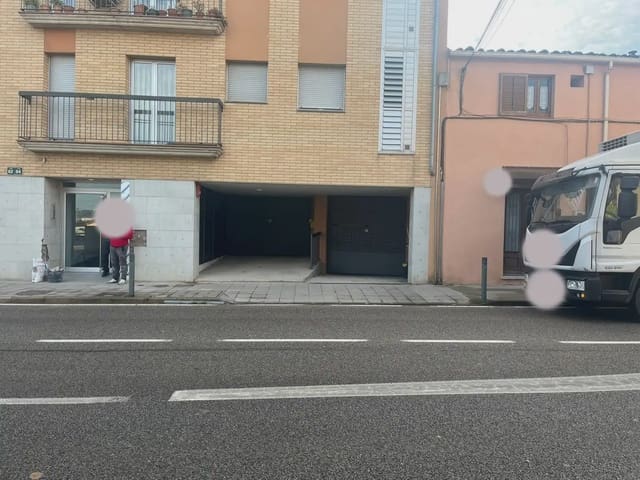 Garage till salu i Celrà - 6 900 € (Ref: 9882370)