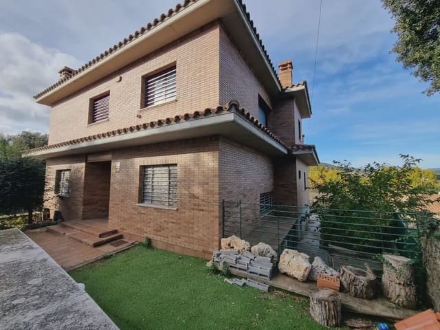 5 quarto Moradia para venda em Maçanet de la Selva com piscina garagem - 499 000 € (Ref: 9882371)