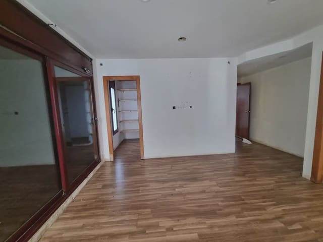 5 quarto Moradia para venda em Maçanet de la Selva com piscina garagem - 499 000 € (Ref: 9882371)