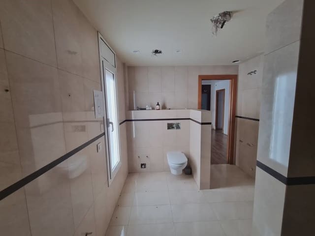 5 quarto Moradia para venda em Maçanet de la Selva com piscina garagem - 499 000 € (Ref: 9882371)