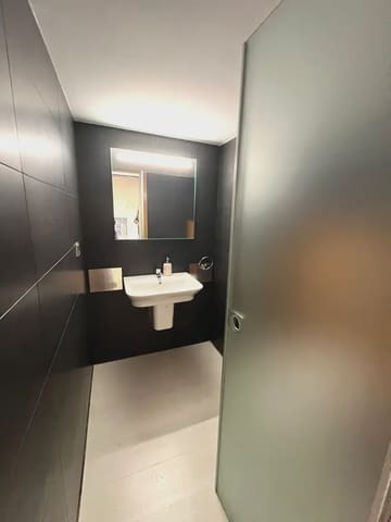Komercyjne do wynajęcia w Miasto Girona - 1 500 € (Ref: 9882372)