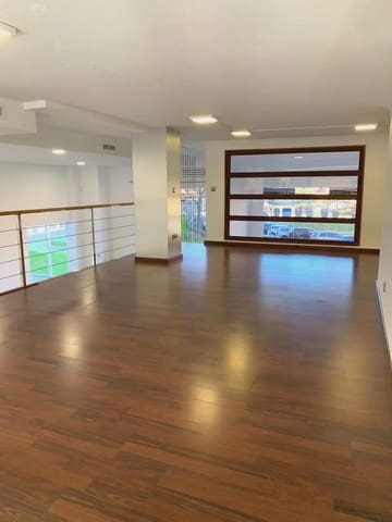 Komercyjne do wynajęcia w Miasto Girona - 1 500 € (Ref: 9882372)
