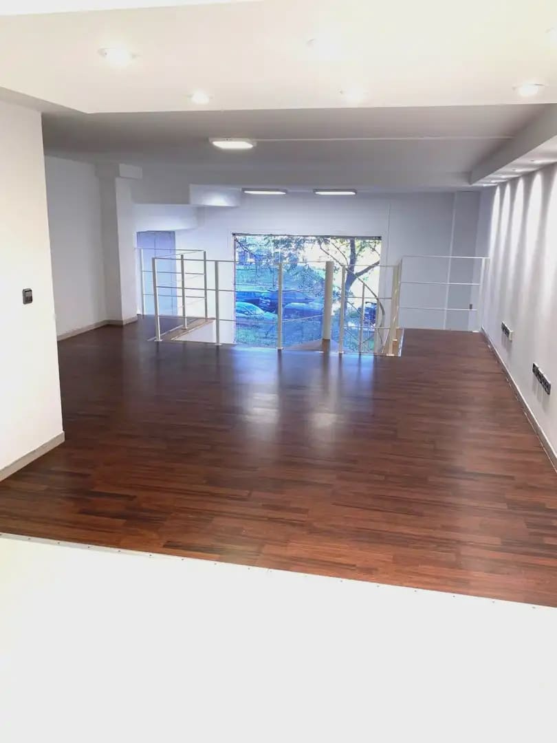 Komercyjne do wynajęcia w Miasto Girona - 1 500 € (Ref: 9882372)