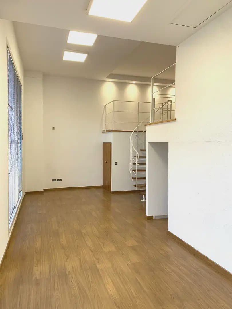 Komercyjne do wynajęcia w Miasto Girona - 1 500 € (Ref: 9882372)