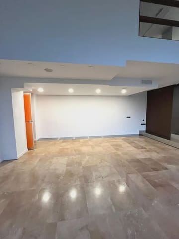 Komercyjne do wynajęcia w Miasto Girona - 1 500 € (Ref: 9882372)
