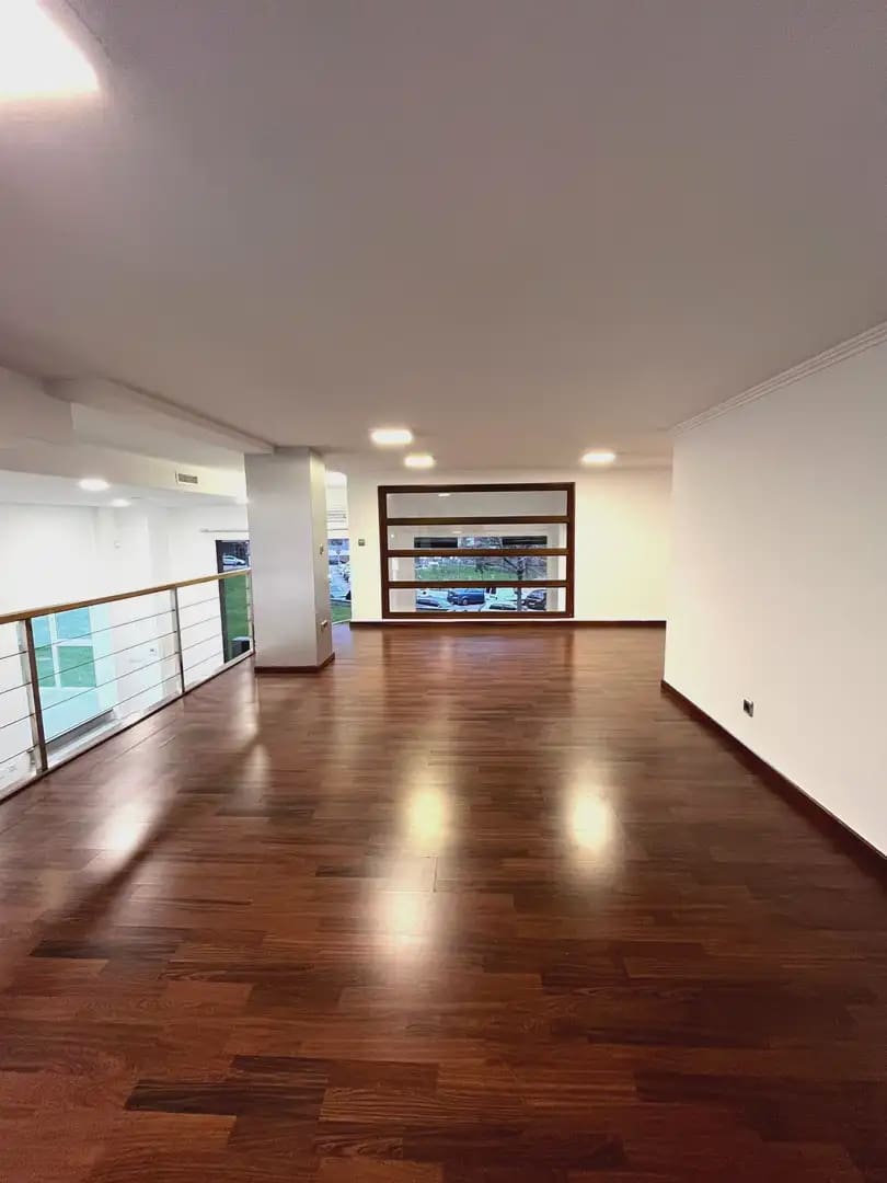 Komercyjne do wynajęcia w Miasto Girona - 1 500 € (Ref: 9882372)