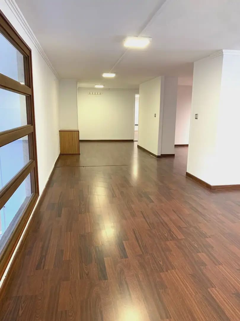 Komercyjne do wynajęcia w Miasto Girona - 1 500 € (Ref: 9882372)