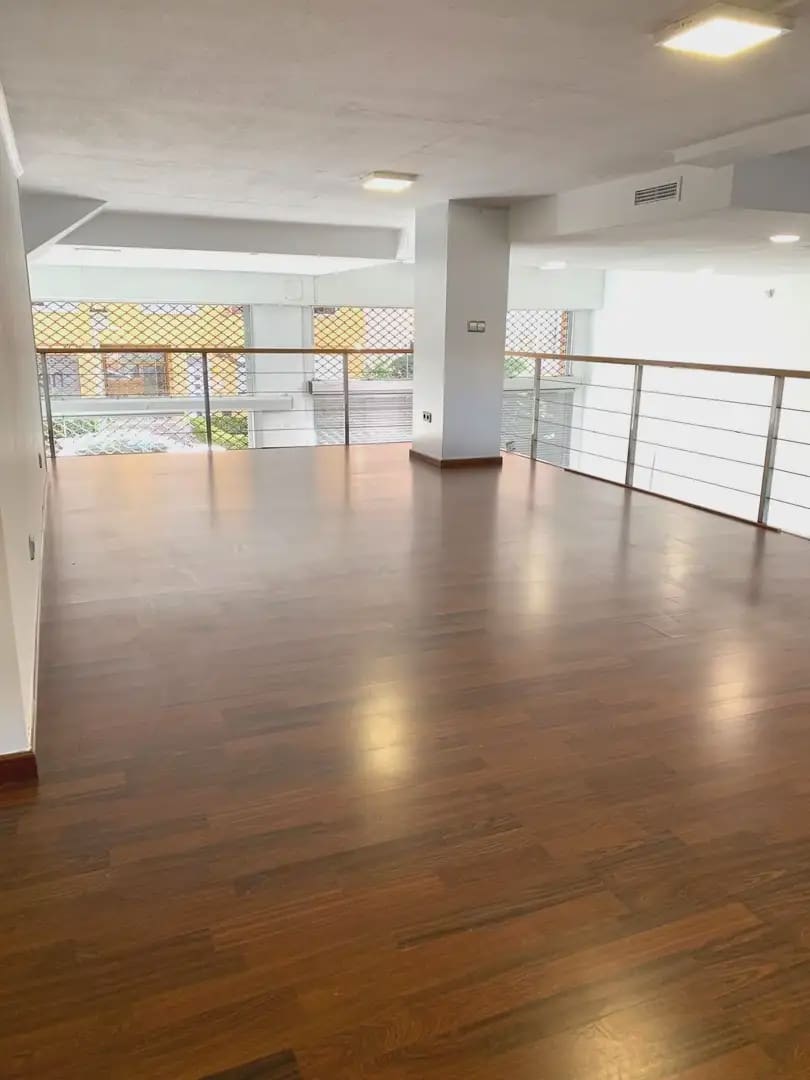 Komercyjne do wynajęcia w Miasto Girona - 1 500 € (Ref: 9882372)