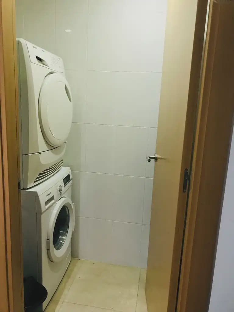 3 slaapkamer Flat te koop in Salt - € 250.000 (Ref: 9882377)