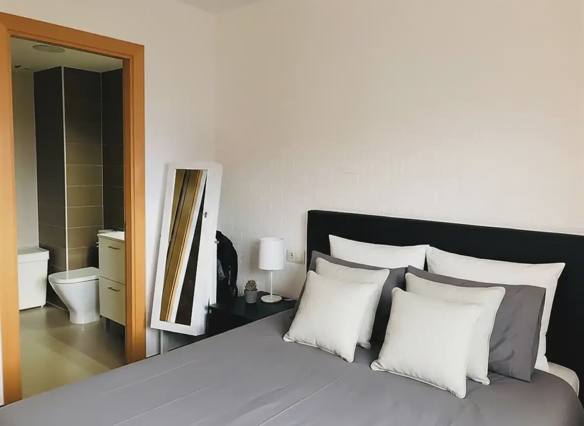 3 slaapkamer Flat te koop in Salt - € 250.000 (Ref: 9882377)