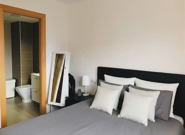 3 slaapkamer Flat te koop in Salt - € 250.000 (Ref: 9882377)