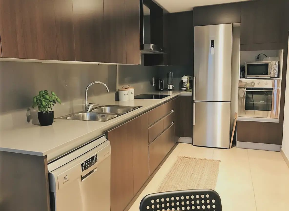 3 slaapkamer Flat te koop in Salt - € 250.000 (Ref: 9882377)
