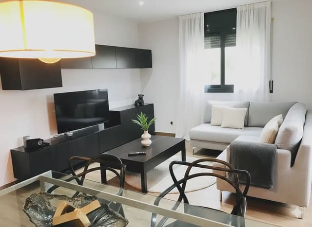 3 slaapkamer Flat te koop in Salt - € 250.000 (Ref: 9882377)