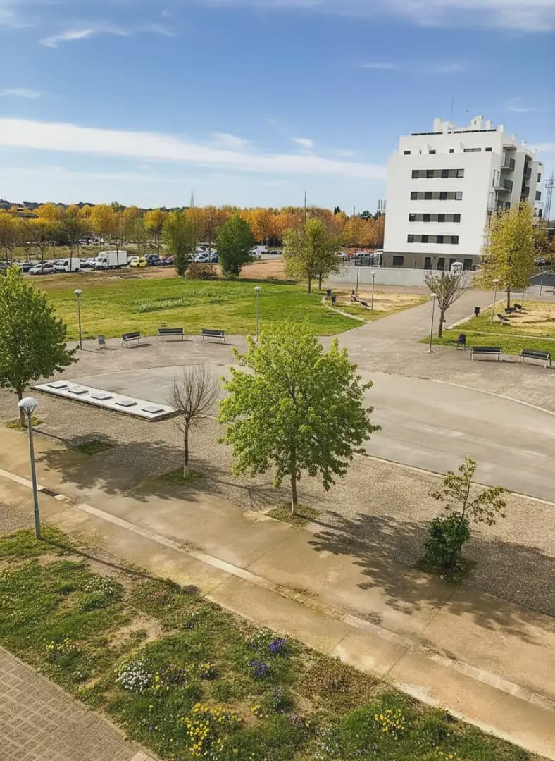 3 slaapkamer Flat te koop in Salt - € 250.000 (Ref: 9882377)